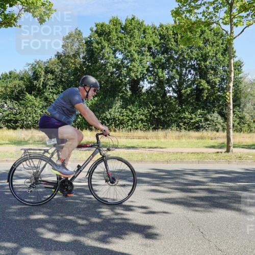 09.08.2026 - GEWOBA Citytriathlon Bremen Michael Burmester http://msf.ph/oto/9958792 09.08.2026 11:10:14 Radfahren 411 meine-sportfotos.de
