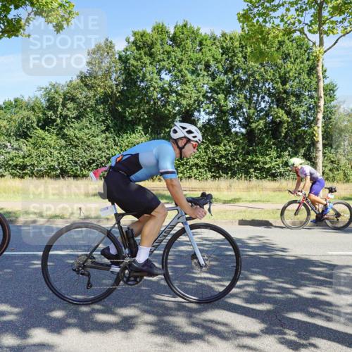 09.08.2026 - GEWOBA Citytriathlon Bremen Michael Burmester http://msf.ph/oto/9958845 09.08.2026 12:05:36 Radfahren 541, 560, 562, 623, 695, 696, 757, 1110 meine-sportfotos.de
