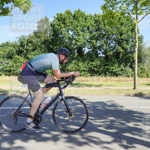 09.08.2026 - GEWOBA Citytriathlon Bremen Michael Burmester http://msf.ph/oto/9958861 09.08.2026 12:06:27 Radfahren 559, 571, 604, 651, 664, 701, 707 meine-sportfotos.de