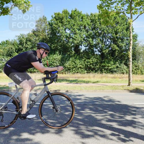09.08.2026 - GEWOBA Citytriathlon Bremen Michael Burmester http://msf.ph/oto/9958938 09.08.2026 12:09:29 Radfahren 543, 570, 597, 621, 629, 719, 819, 1124 meine-sportfotos.de