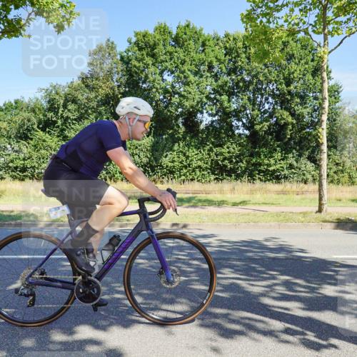 09.08.2026 - GEWOBA Citytriathlon Bremen Michael Burmester http://msf.ph/oto/9959094 09.08.2026 12:13:38 Radfahren 547, 591, 592, 645, 685, 710, 884, 1011, 1150 meine-sportfotos.de