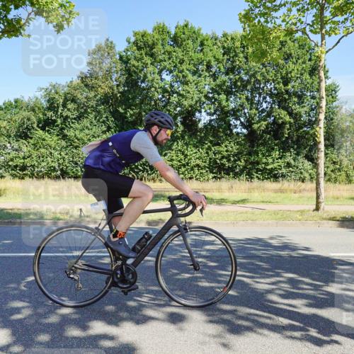 09.08.2026 - GEWOBA Citytriathlon Bremen Michael Burmester http://msf.ph/oto/9959192 09.08.2026 12:16:14 Radfahren 564, 611, 716, 726, 775, 855, 914, 955, 1117 meine-sportfotos.de