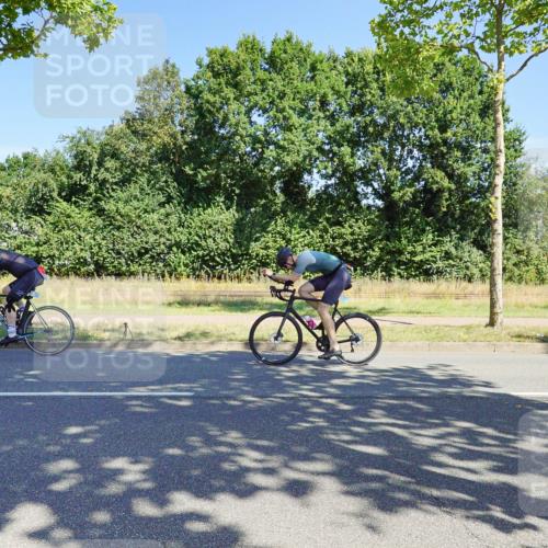 09.08.2026 - GEWOBA Citytriathlon Bremen Michael Burmester http://msf.ph/oto/9959332 09.08.2026 12:20:12 Radfahren 595, 625, 693, 757, 762, 763, 788, 790, 798, 823, 838, 935, 1017, 1113, 1129, 1155 meine-sportfotos.de