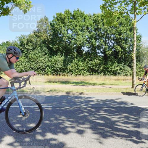 09.08.2026 - GEWOBA Citytriathlon Bremen Michael Burmester http://msf.ph/oto/9959333 09.08.2026 12:20:12 Radfahren 595, 625, 693, 757, 762, 763, 788, 790, 798, 823, 838, 935, 1017, 1113, 1129, 1155 meine-sportfotos.de