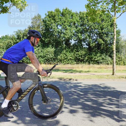 09.08.2026 - GEWOBA Citytriathlon Bremen Michael Burmester http://msf.ph/oto/9959439 09.08.2026 12:22:42 Radfahren 664, 681, 787, 800, 805, 945, 956, 1108 meine-sportfotos.de