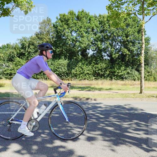 09.08.2026 - GEWOBA Citytriathlon Bremen Michael Burmester http://msf.ph/oto/9959443 09.08.2026 12:22:46 Radfahren 664, 681, 787, 800, 805, 945, 956, 1012, 1108 meine-sportfotos.de