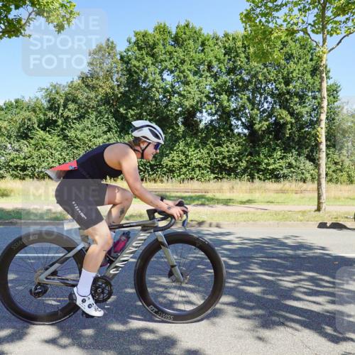 09.08.2026 - GEWOBA Citytriathlon Bremen Michael Burmester http://msf.ph/oto/9959487 09.08.2026 12:23:48 Radfahren 570, 705, 890, 1107 meine-sportfotos.de