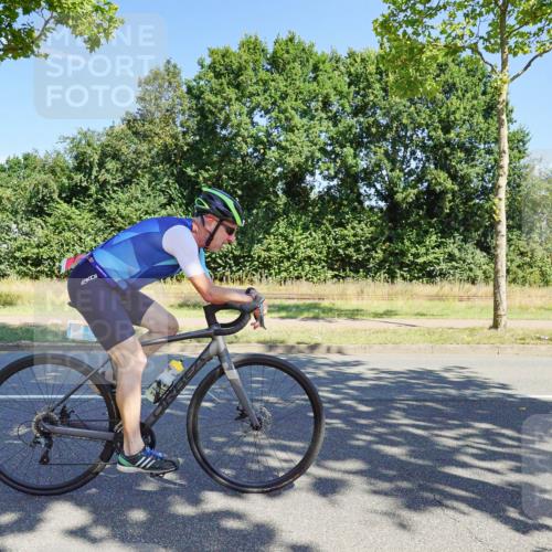 09.08.2026 - GEWOBA Citytriathlon Bremen Michael Burmester http://msf.ph/oto/9959507 09.08.2026 12:24:16 Radfahren 546, 586, 675, 870, 1105 meine-sportfotos.de