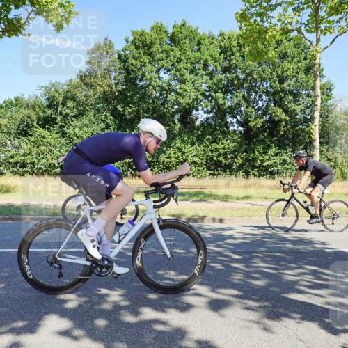 09.08.2026 - GEWOBA Citytriathlon Bremen Michael Burmester http://msf.ph/oto/9959623 09.08.2026 12:27:00 Radfahren 588, 607, 633, 813, 822, 856, 958, 1001, 1103 meine-sportfotos.de