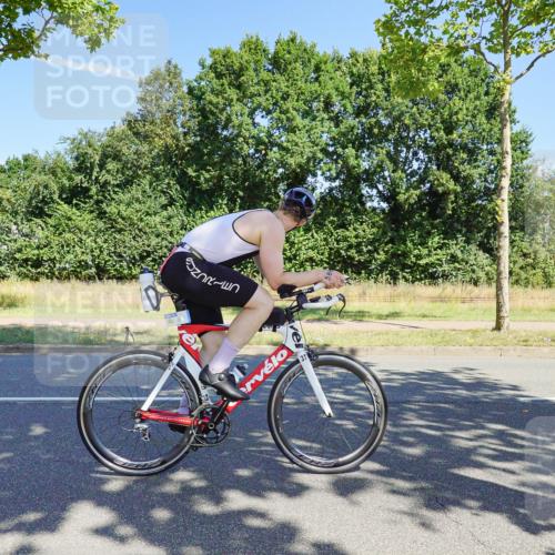 09.08.2026 - GEWOBA Citytriathlon Bremen Michael Burmester http://msf.ph/oto/9959627 09.08.2026 12:27:04 Radfahren 588, 607, 633, 813, 822, 856, 958, 962, 1103 meine-sportfotos.de