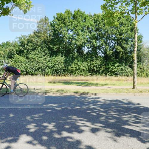 09.08.2026 - GEWOBA Citytriathlon Bremen Michael Burmester http://msf.ph/oto/9959658 09.08.2026 12:27:52 Radfahren 554, 684, 801, 828, 831, 917, 1157 meine-sportfotos.de