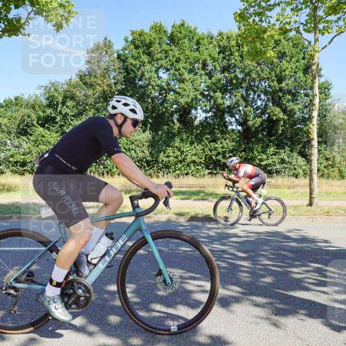 09.08.2026 - GEWOBA Citytriathlon Bremen Michael Burmester http://msf.ph/oto/9959732 09.08.2026 12:29:38 Radfahren 575, 642, 697, 724, 825, 905, 999, 1011 meine-sportfotos.de