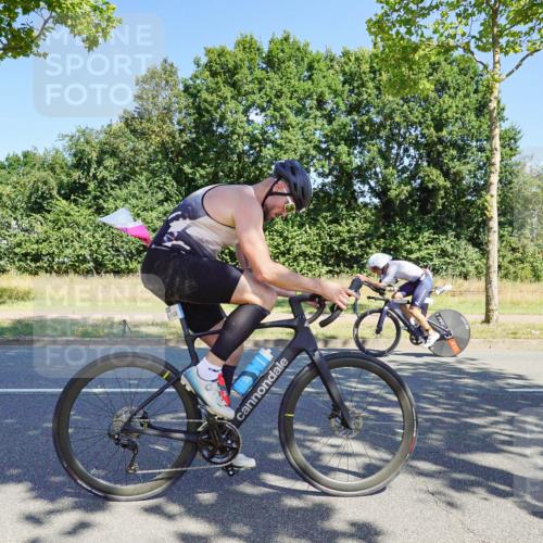 09.08.2026 - GEWOBA Citytriathlon Bremen Michael Burmester http://msf.ph/oto/9959885 09.08.2026 12:33:51 Radfahren 648, 750, 784, 932, 1006, 1158 meine-sportfotos.de