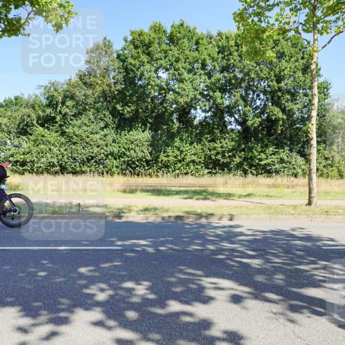 09.08.2026 - GEWOBA Citytriathlon Bremen Michael Burmester http://msf.ph/oto/9959891 09.08.2026 12:33:59 Radfahren 655, 750, 877, 914, 932, 1158 meine-sportfotos.de