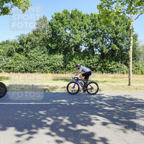 09.08.2026 - GEWOBA Citytriathlon Bremen Michael Burmester http://msf.ph/oto/9960081 09.08.2026 12:38:21 Radfahren 541, 570, 596, 603, 623, 672, 695, 762, 806, 886 meine-sportfotos.de