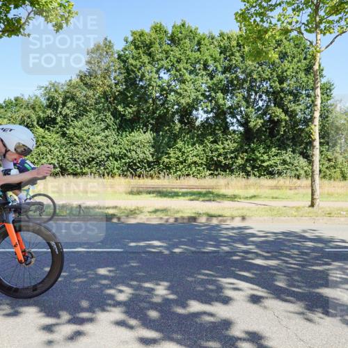 09.08.2026 - GEWOBA Citytriathlon Bremen Michael Burmester http://msf.ph/oto/9960110 09.08.2026 12:39:03 Radfahren 694, 759, 770, 776, 902, 931, 1124 meine-sportfotos.de