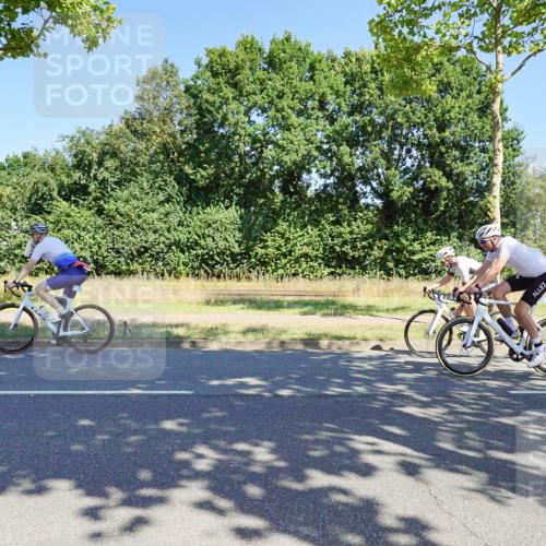 09.08.2026 - GEWOBA Citytriathlon Bremen Michael Burmester http://msf.ph/oto/9960190 09.08.2026 12:40:53 Radfahren 586, 601, 620, 644, 651, 774, 800, 805, 848, 976 meine-sportfotos.de