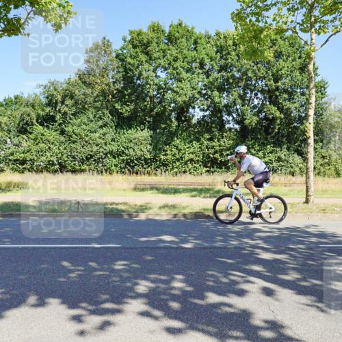 09.08.2026 - GEWOBA Citytriathlon Bremen Michael Burmester http://msf.ph/oto/9960316 09.08.2026 12:44:13 Radfahren 614, 658, 660, 661, 714, 854, 891, 957, 974 meine-sportfotos.de
