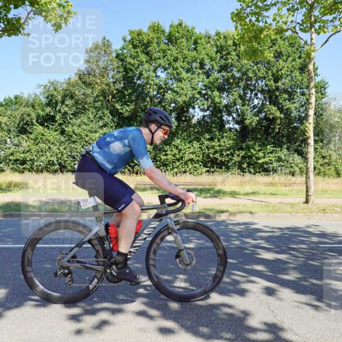 09.08.2026 - GEWOBA Citytriathlon Bremen Michael Burmester http://msf.ph/oto/9960367 09.08.2026 12:45:10 Radfahren 549, 556, 597, 607, 610, 631, 676, 690, 843, 853, 862, 878, 985, 997, 1128, 1157 meine-sportfotos.de