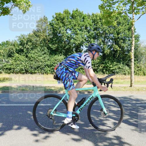09.08.2026 - GEWOBA Citytriathlon Bremen Michael Burmester http://msf.ph/oto/9960377 09.08.2026 12:45:21 Radfahren 549, 551, 597, 610, 676, 738, 764, 878, 997, 1001, 1128, 1157 meine-sportfotos.de