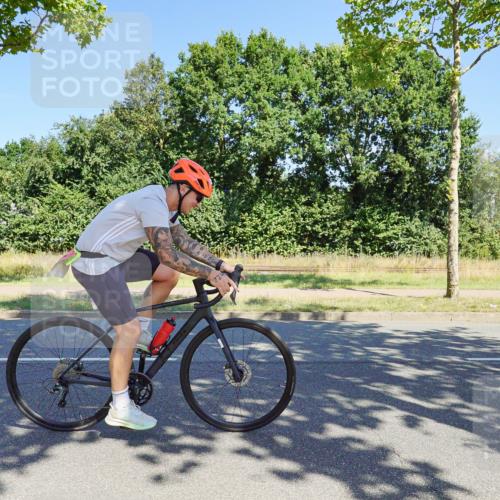 09.08.2026 - GEWOBA Citytriathlon Bremen Michael Burmester http://msf.ph/oto/9960518 09.08.2026 12:49:06 Radfahren 592, 641, 647, 724, 905, 1141, 1149 meine-sportfotos.de