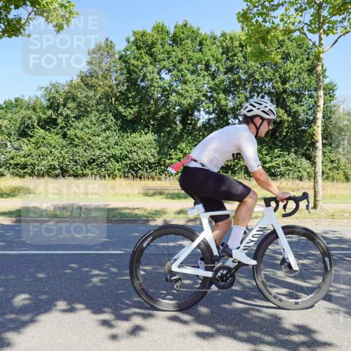 09.08.2026 - GEWOBA Citytriathlon Bremen Michael Burmester http://msf.ph/oto/9960562 09.08.2026 12:50:04 Radfahren 557, 590, 686, 773, 777, 784, 875, 946, 967, 1008 meine-sportfotos.de
