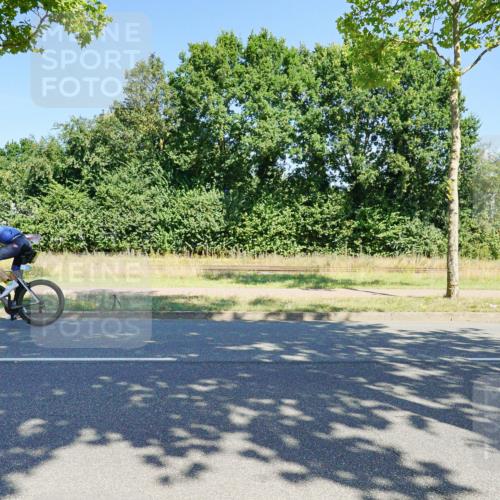 09.08.2026 - GEWOBA Citytriathlon Bremen Michael Burmester http://msf.ph/oto/9960563 09.08.2026 12:50:07 Radfahren 557, 590, 686, 773, 777, 784, 875, 947, 967, 1008, 1145 meine-sportfotos.de