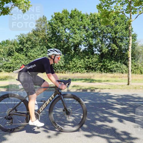 09.08.2026 - GEWOBA Citytriathlon Bremen Michael Burmester http://msf.ph/oto/9960580 09.08.2026 12:50:43 Radfahren 594, 648, 730, 737, 794, 799, 932, 993, 1016, 1137, 1139, 1158 meine-sportfotos.de