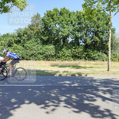 09.08.2026 - GEWOBA Citytriathlon Bremen Michael Burmester http://msf.ph/oto/9960676 09.08.2026 12:53:16 Radfahren 555, 600, 748, 855, 920, 1015, 1129 meine-sportfotos.de