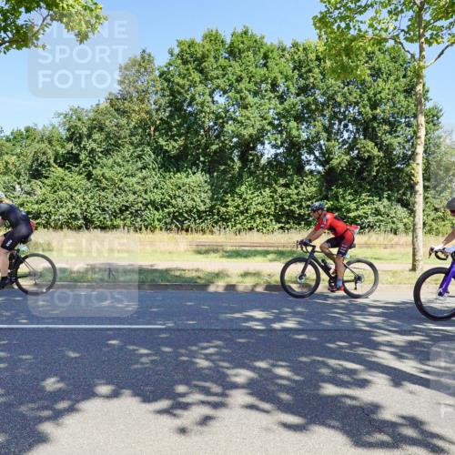 09.08.2026 - GEWOBA Citytriathlon Bremen Michael Burmester http://msf.ph/oto/9960677 09.08.2026 12:53:17 Radfahren 555, 600, 748, 855, 920, 1015, 1129 meine-sportfotos.de