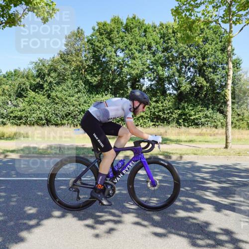 09.08.2026 - GEWOBA Citytriathlon Bremen Michael Burmester http://msf.ph/oto/9960701 09.08.2026 12:53:58 Radfahren 572, 678, 728, 758, 869, 901, 939, 981, 1101, 1119, 1124, 1138 meine-sportfotos.de