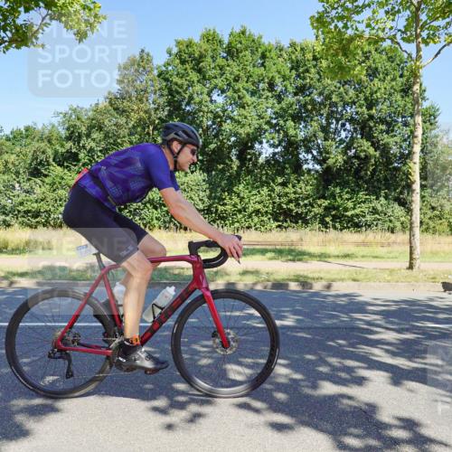 09.08.2026 - GEWOBA Citytriathlon Bremen Michael Burmester http://msf.ph/oto/9960730 09.08.2026 12:54:27 Radfahren 574, 577, 639, 781, 812, 816, 864, 895, 1006, 1127 meine-sportfotos.de