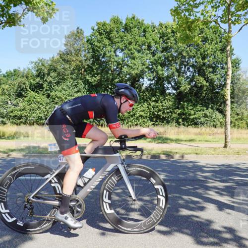 09.08.2026 - GEWOBA Citytriathlon Bremen Michael Burmester http://msf.ph/oto/9960771 09.08.2026 12:55:31 Radfahren 653, 675, 705, 872, 918, 930, 938, 948, 960, 1111, 1131, 1147 meine-sportfotos.de