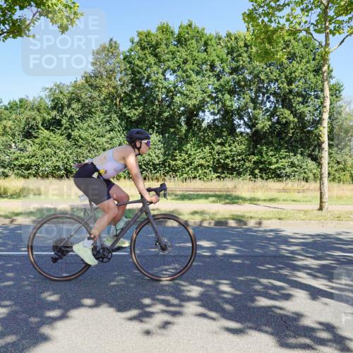 09.08.2026 - GEWOBA Citytriathlon Bremen Michael Burmester http://msf.ph/oto/9960773 09.08.2026 12:55:33 Radfahren 653, 675, 694, 872, 918, 930, 938, 948, 960, 1111, 1131, 1147 meine-sportfotos.de