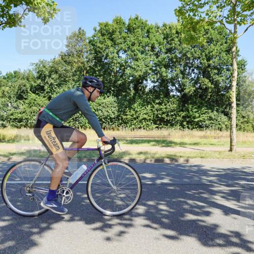 09.08.2026 - GEWOBA Citytriathlon Bremen Michael Burmester http://msf.ph/oto/9960779 09.08.2026 12:55:39 Radfahren 653, 675, 694, 872, 918, 938, 948, 960, 1111, 1131, 1146, 1147 meine-sportfotos.de