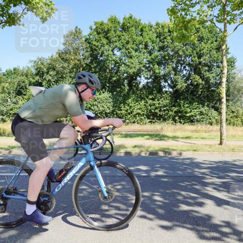 09.08.2026 - GEWOBA Citytriathlon Bremen Michael Burmester http://msf.ph/oto/9960816 09.08.2026 12:56:30 Radfahren 671, 727, 759, 774, 848, 871, 902, 912, 1017, 1113 meine-sportfotos.de