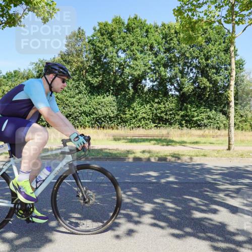 09.08.2026 - GEWOBA Citytriathlon Bremen Michael Burmester http://msf.ph/oto/9960912 09.08.2026 12:59:15 Radfahren 588, 656, 672, 693, 732, 1115 meine-sportfotos.de