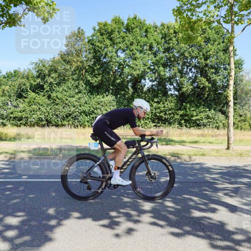 09.08.2026 - GEWOBA Citytriathlon Bremen Michael Burmester http://msf.ph/oto/9960917 09.08.2026 12:59:30 Radfahren 635, 658, 693, 805, 1115 meine-sportfotos.de