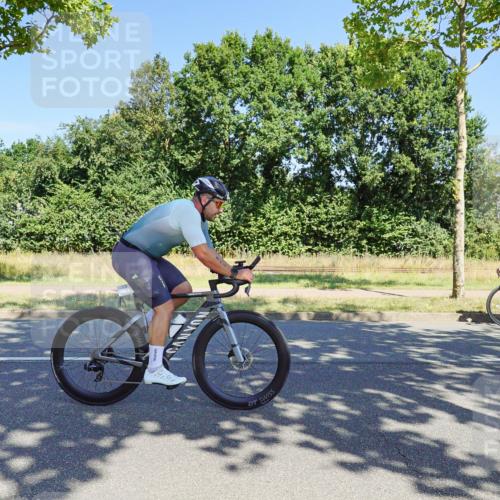 09.08.2026 - GEWOBA Citytriathlon Bremen Michael Burmester http://msf.ph/oto/9960922 09.08.2026 12:59:37 Radfahren 635, 658, 712, 805, 817 meine-sportfotos.de