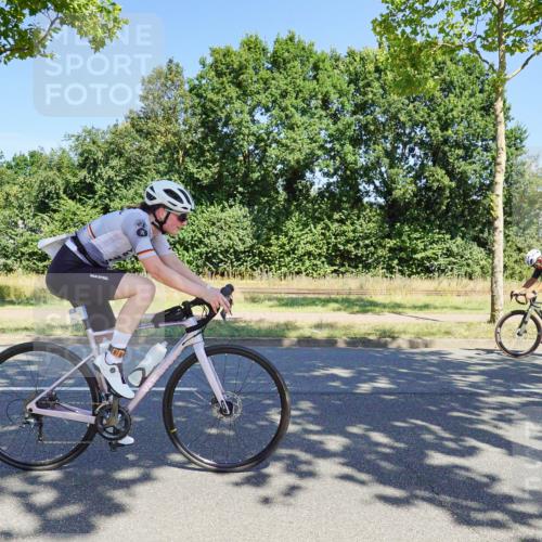 09.08.2026 - GEWOBA Citytriathlon Bremen Michael Burmester http://msf.ph/oto/9961075 09.08.2026 13:03:01 Radfahren 597, 681, 898, 1105 meine-sportfotos.de