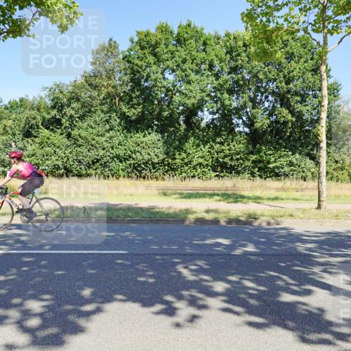 09.08.2026 - GEWOBA Citytriathlon Bremen Michael Burmester http://msf.ph/oto/9961122 09.08.2026 13:04:08 Radfahren 662, 842, 853, 883, 955, 996, 1001, 1108 meine-sportfotos.de
