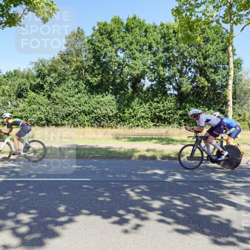 09.08.2026 - GEWOBA Citytriathlon Bremen Michael Burmester http://msf.ph/oto/9961123 09.08.2026 13:04:09 Radfahren 662, 842, 853, 883, 955, 996, 1001, 1108 meine-sportfotos.de