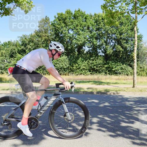 09.08.2026 - GEWOBA Citytriathlon Bremen Michael Burmester http://msf.ph/oto/9961172 09.08.2026 13:05:46 Radfahren 561, 593, 642, 958, 1116, 1145 meine-sportfotos.de