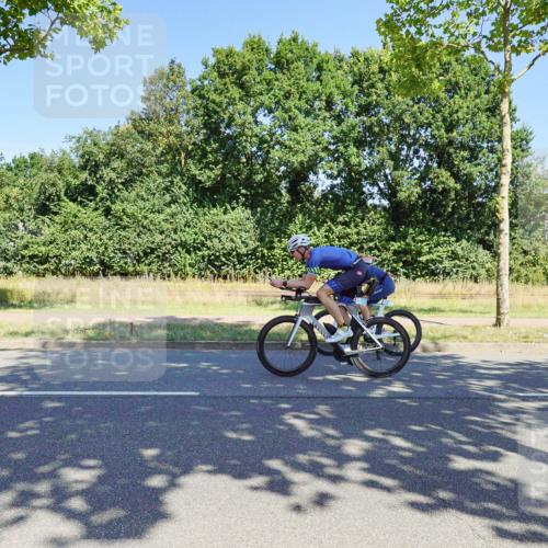 09.08.2026 - GEWOBA Citytriathlon Bremen Michael Burmester http://msf.ph/oto/9961174 09.08.2026 13:05:49 Radfahren 561, 593, 618, 913, 958, 1116, 1145 meine-sportfotos.de