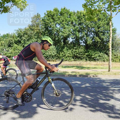 09.08.2026 - GEWOBA Citytriathlon Bremen Michael Burmester http://msf.ph/oto/9961195 09.08.2026 13:06:23 Radfahren 547, 645, 647, 677, 683, 685, 765, 927 meine-sportfotos.de