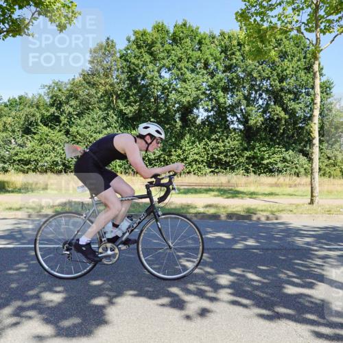 09.08.2026 - GEWOBA Citytriathlon Bremen Michael Burmester http://msf.ph/oto/9961206 09.08.2026 13:06:41 Radfahren 544, 554, 624, 644, 811, 824, 874, 882, 987 meine-sportfotos.de