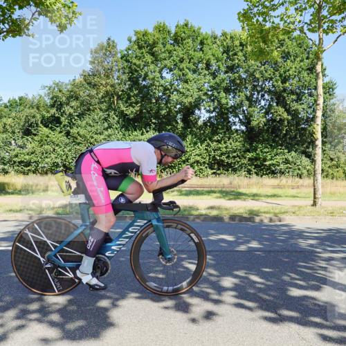 09.08.2026 - GEWOBA Citytriathlon Bremen Michael Burmester http://msf.ph/oto/9961215 09.08.2026 13:07:00 Radfahren 563, 719, 784, 924, 983, 1008 meine-sportfotos.de