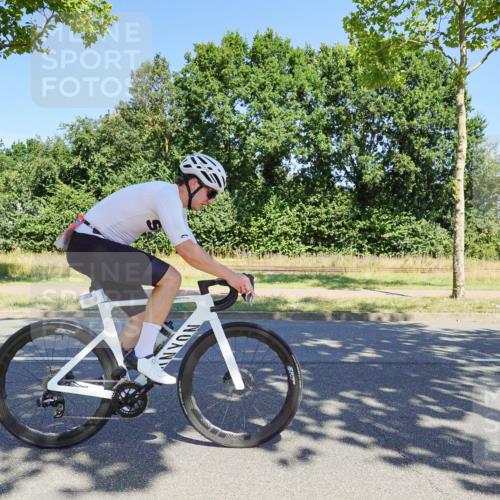 09.08.2026 - GEWOBA Citytriathlon Bremen Michael Burmester http://msf.ph/oto/9961231 09.08.2026 13:07:37 Radfahren 875, 959, 1149, 1158 meine-sportfotos.de