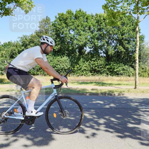09.08.2026 - GEWOBA Citytriathlon Bremen Michael Burmester http://msf.ph/oto/9961291 09.08.2026 13:09:39 Radfahren 585, 877, 905, 914, 946, 947, 963, 999, 1009, 1129, 1141 meine-sportfotos.de
