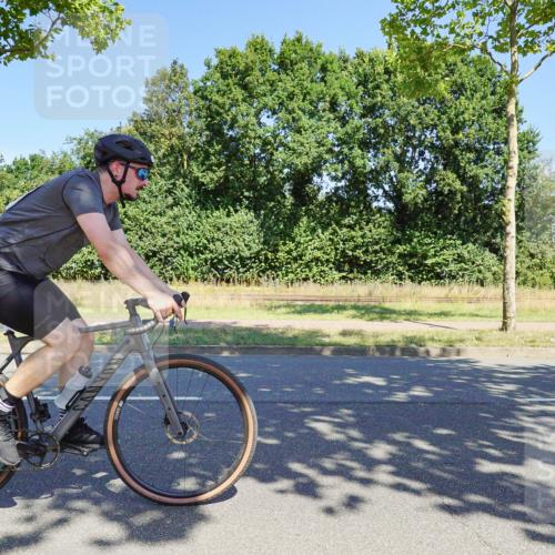 09.08.2026 - GEWOBA Citytriathlon Bremen Michael Burmester http://msf.ph/oto/9961296 09.08.2026 13:09:48 Radfahren 739, 822, 877, 880, 914, 947, 963, 1009, 1013, 1129, 1141 meine-sportfotos.de
